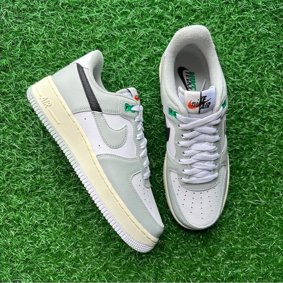 Nike Air Force 1 ‘07 Lv8 Light Silver / Black - Picture 12 of 14